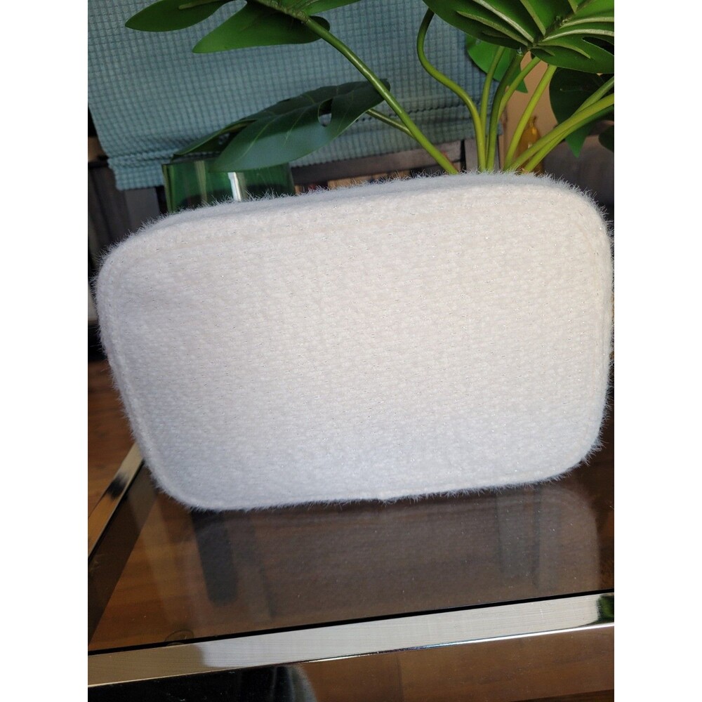 CHANEL White Puffy Makeup Bag Pouch Clutch Cosmetic Case - Picture 5 of 16